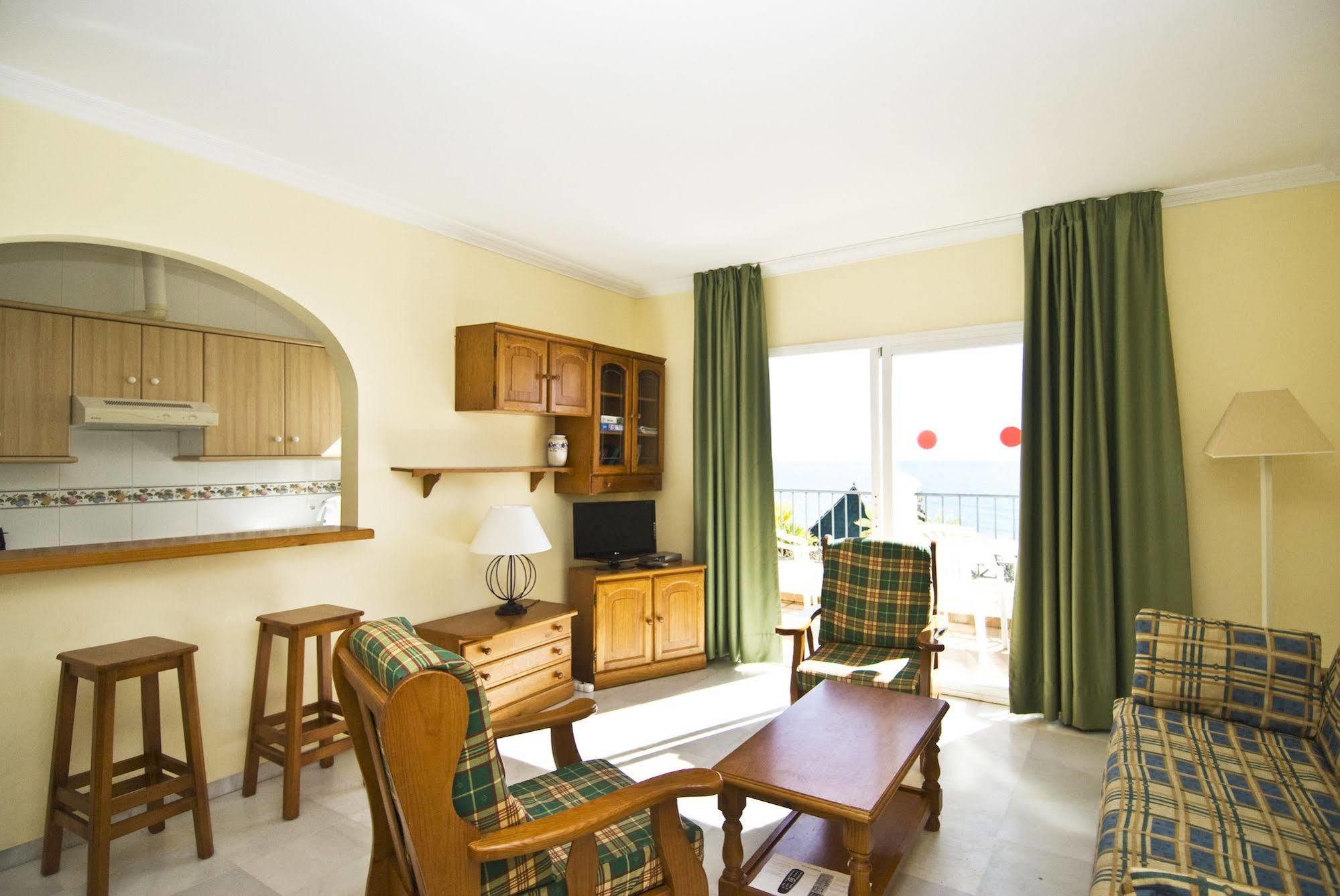 Apartamentos Hc Burriana Playa Nerja Luaran gambar