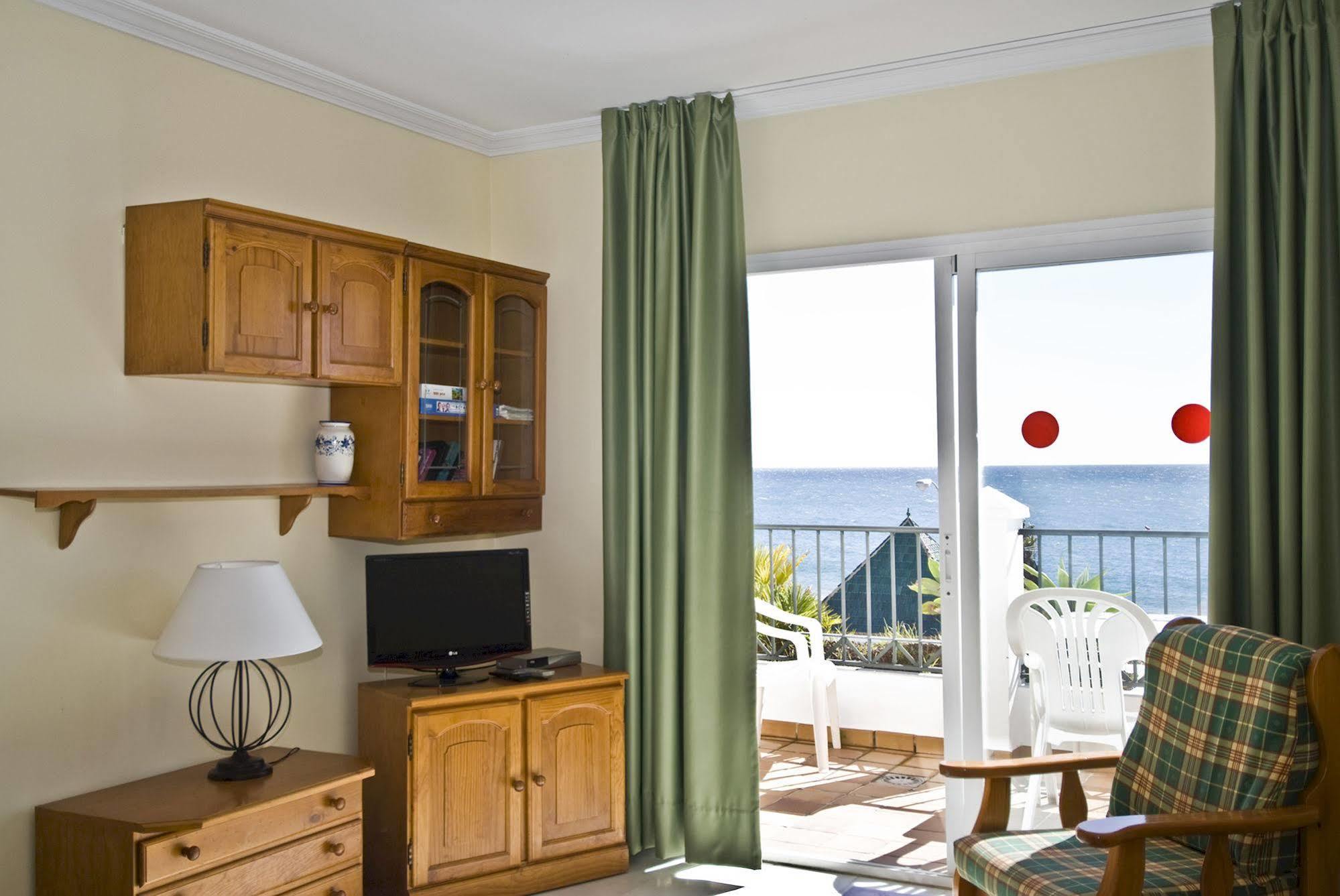 Apartamentos Hc Burriana Playa Nerja Luaran gambar