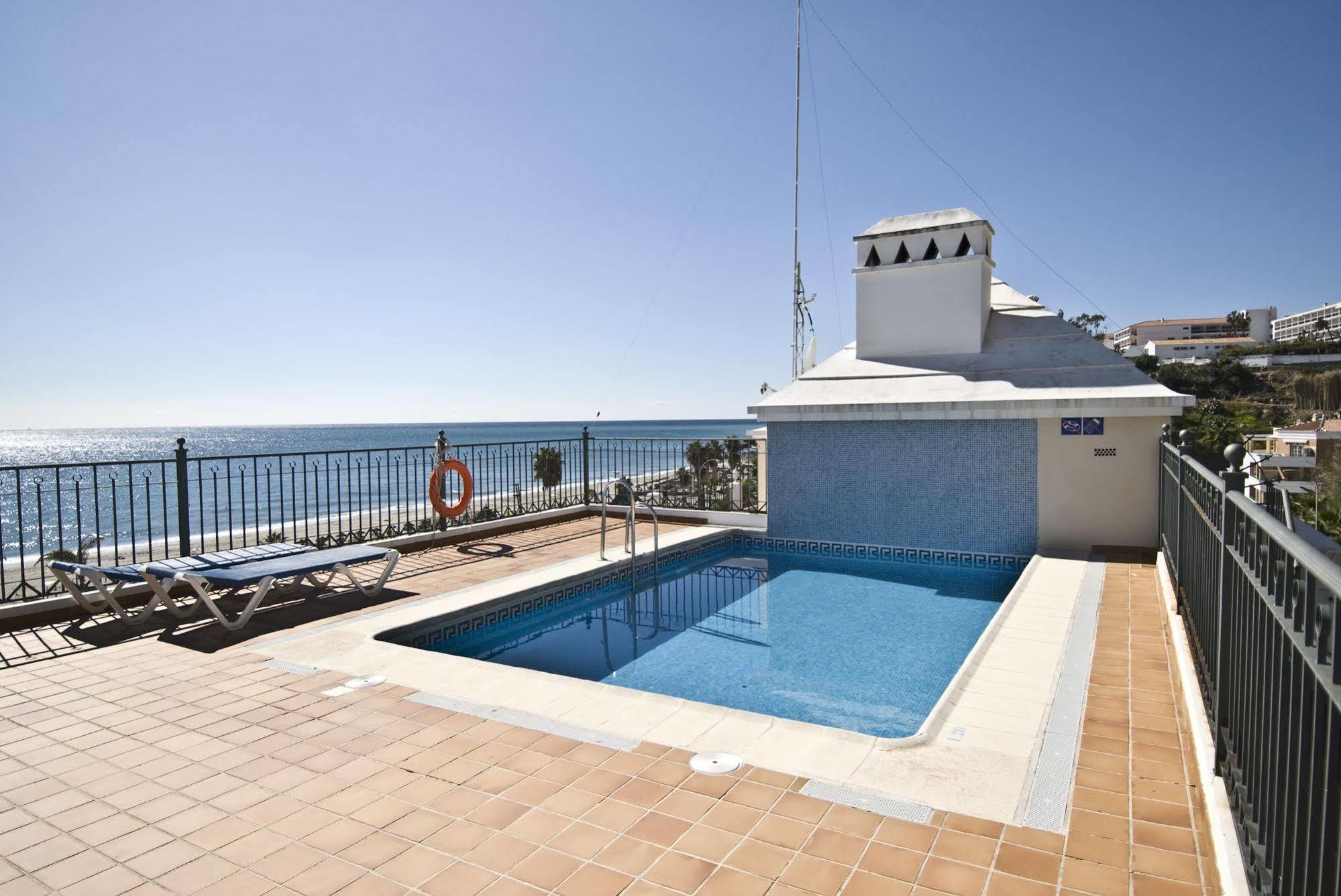 Apartamentos Hc Burriana Playa Nerja Luaran gambar