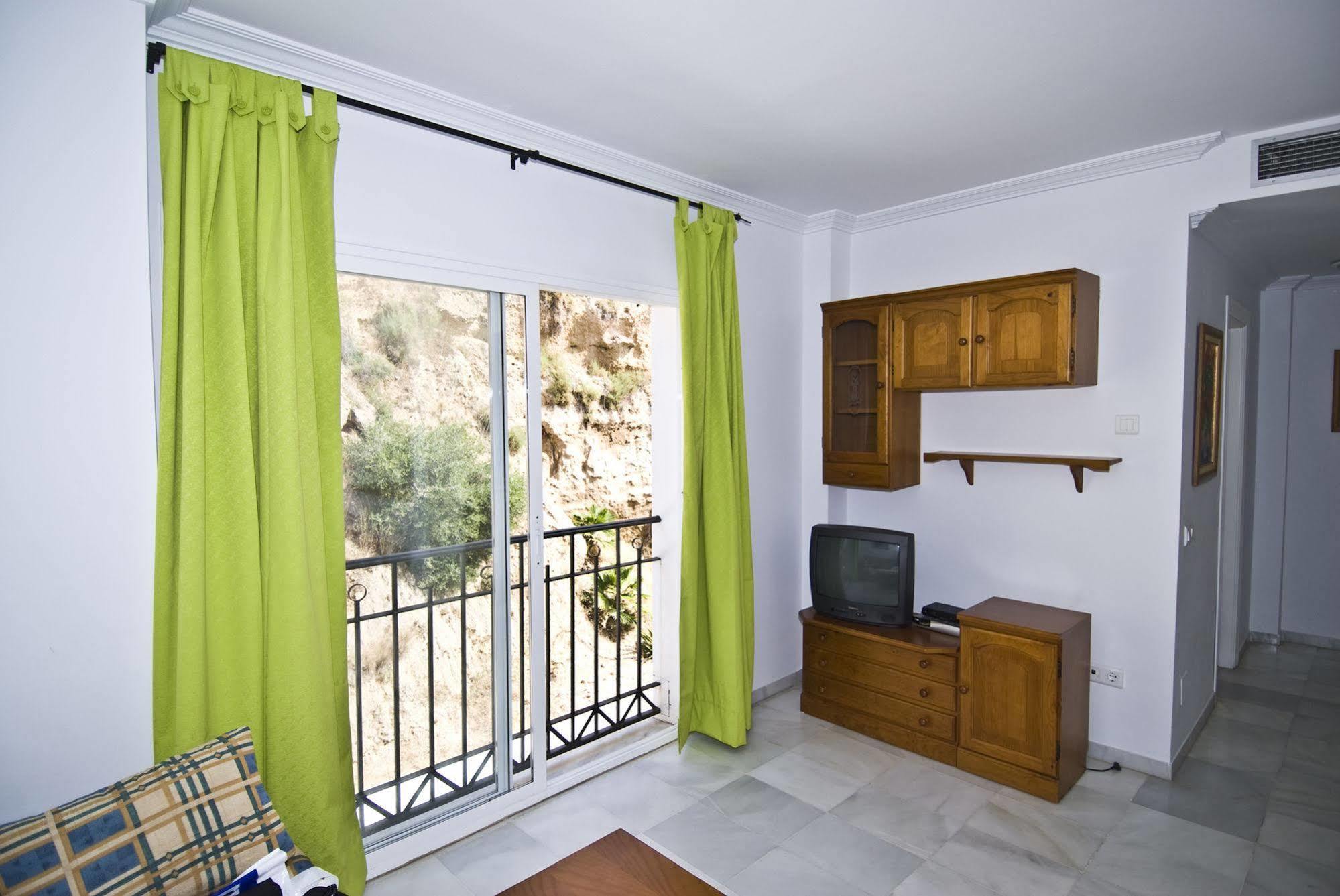 Apartamentos Hc Burriana Playa Nerja Luaran gambar