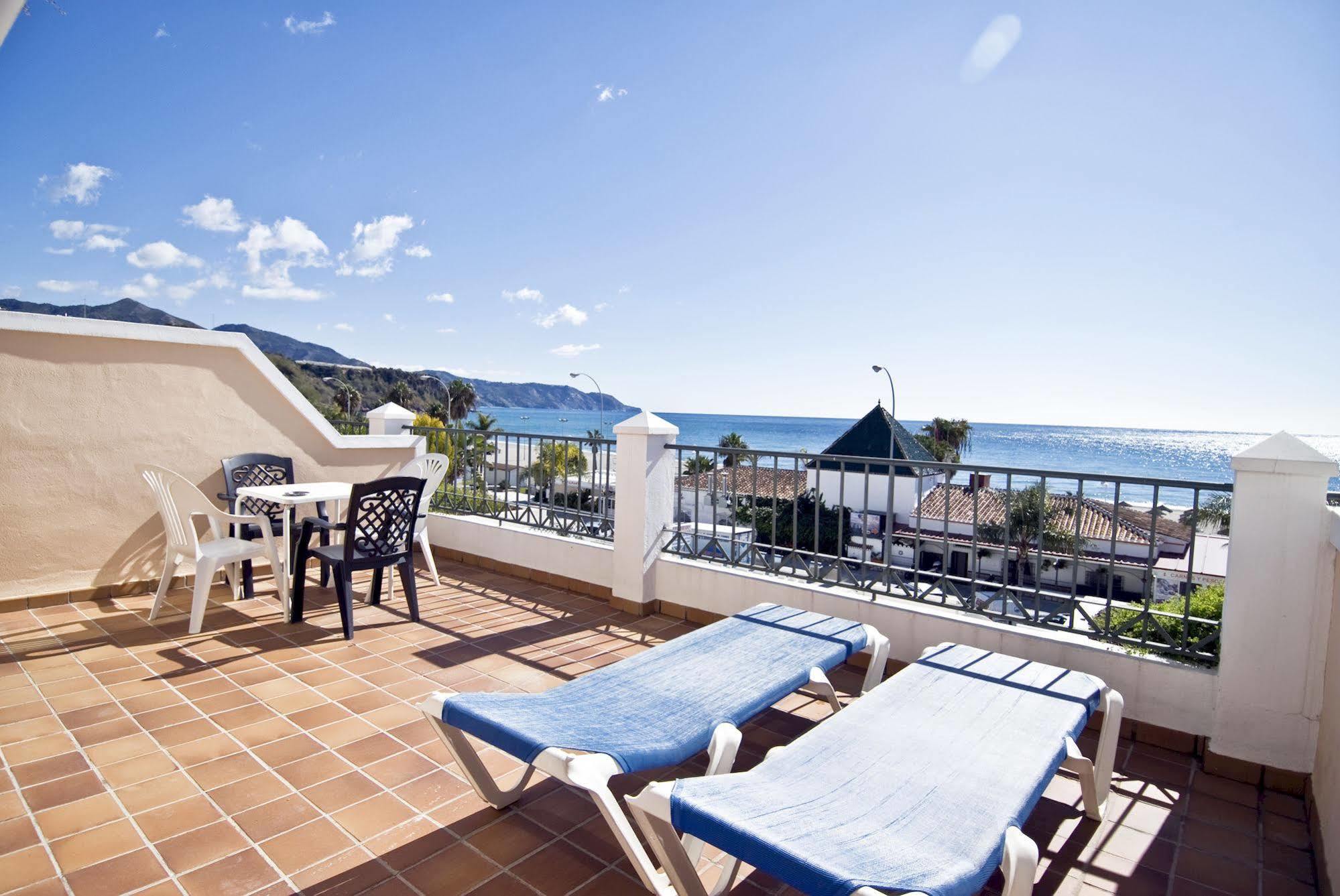Apartamentos Hc Burriana Playa Nerja Luaran gambar