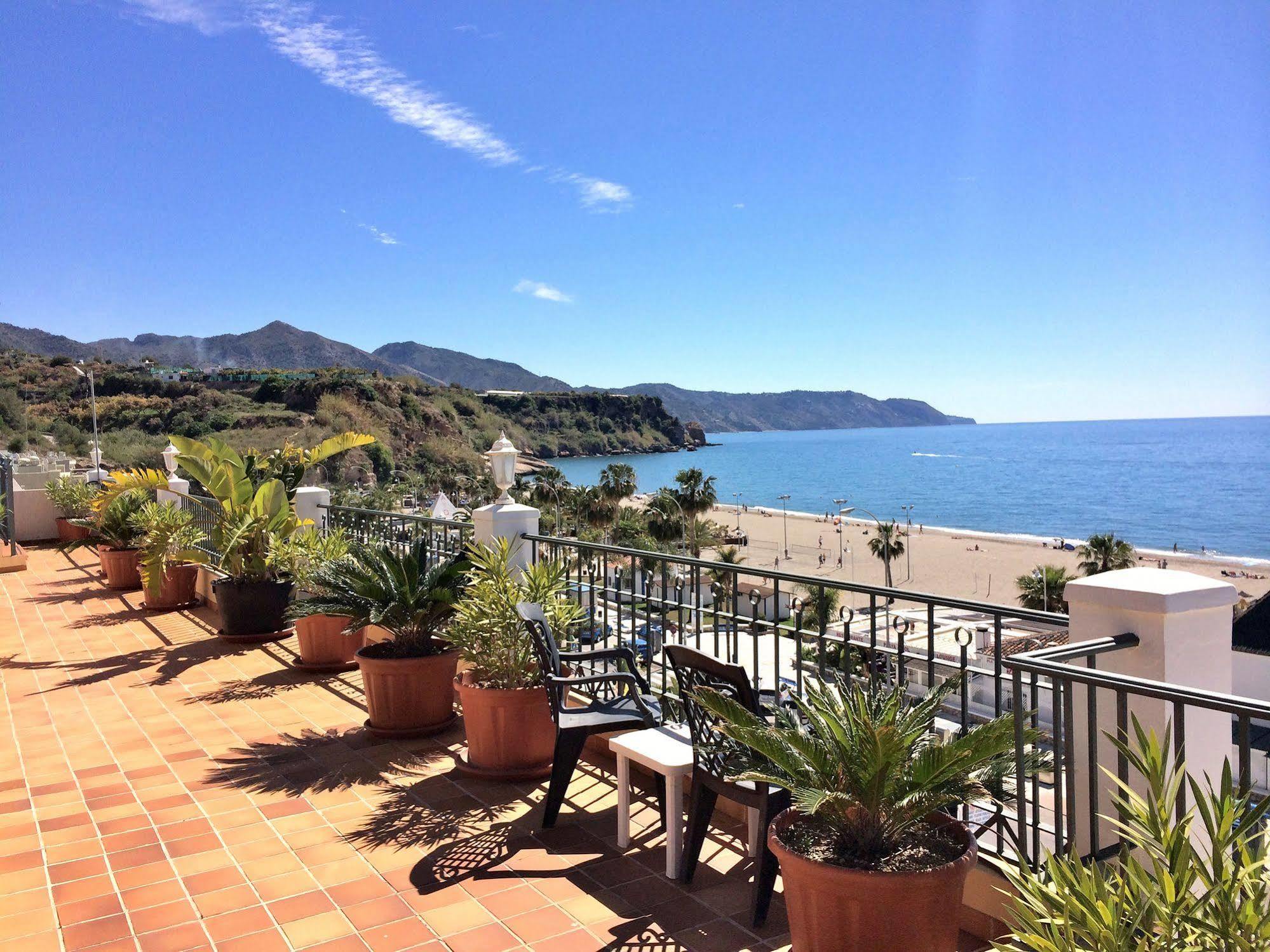 Apartamentos Hc Burriana Playa Nerja Luaran gambar