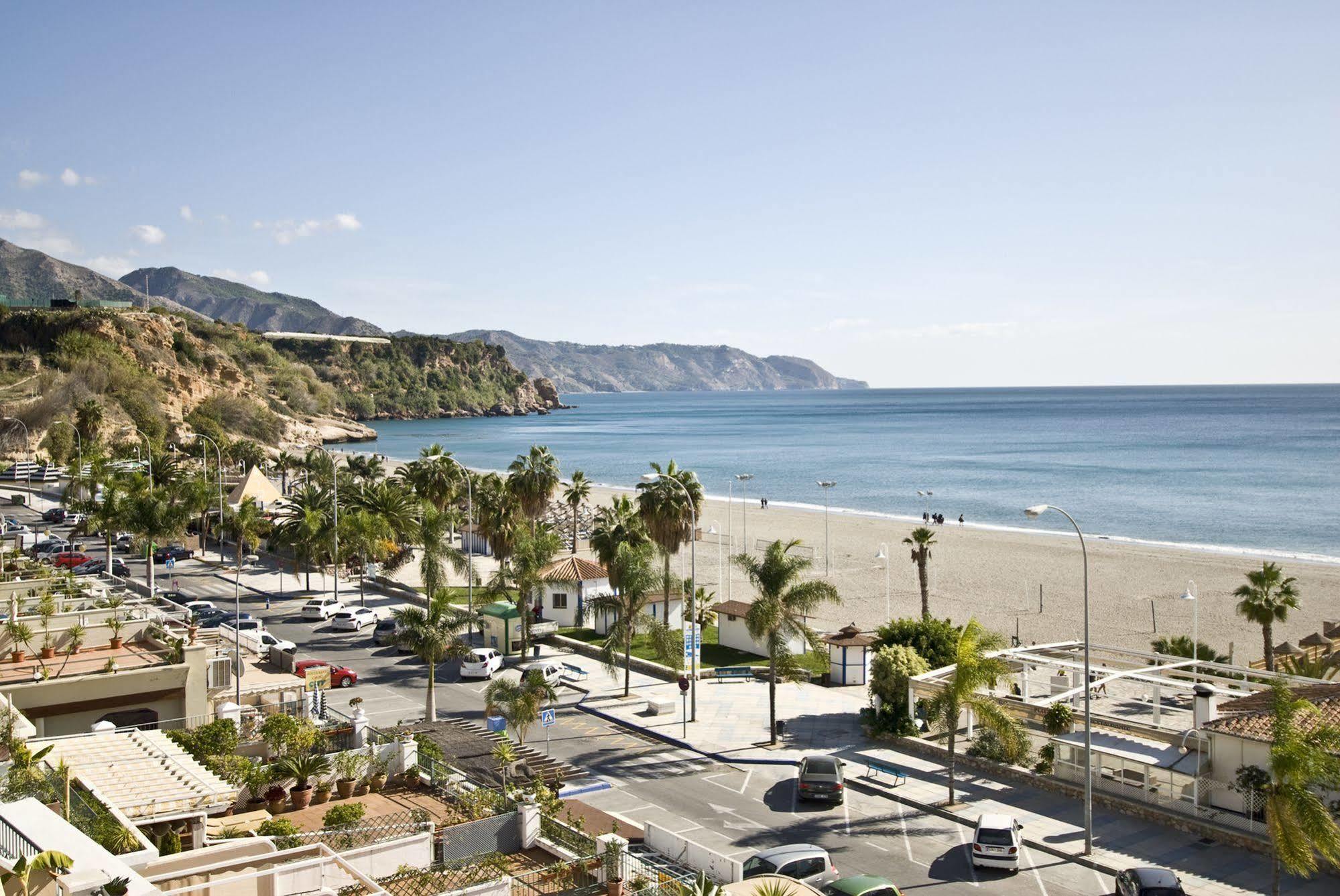 Apartamentos Hc Burriana Playa Nerja Luaran gambar