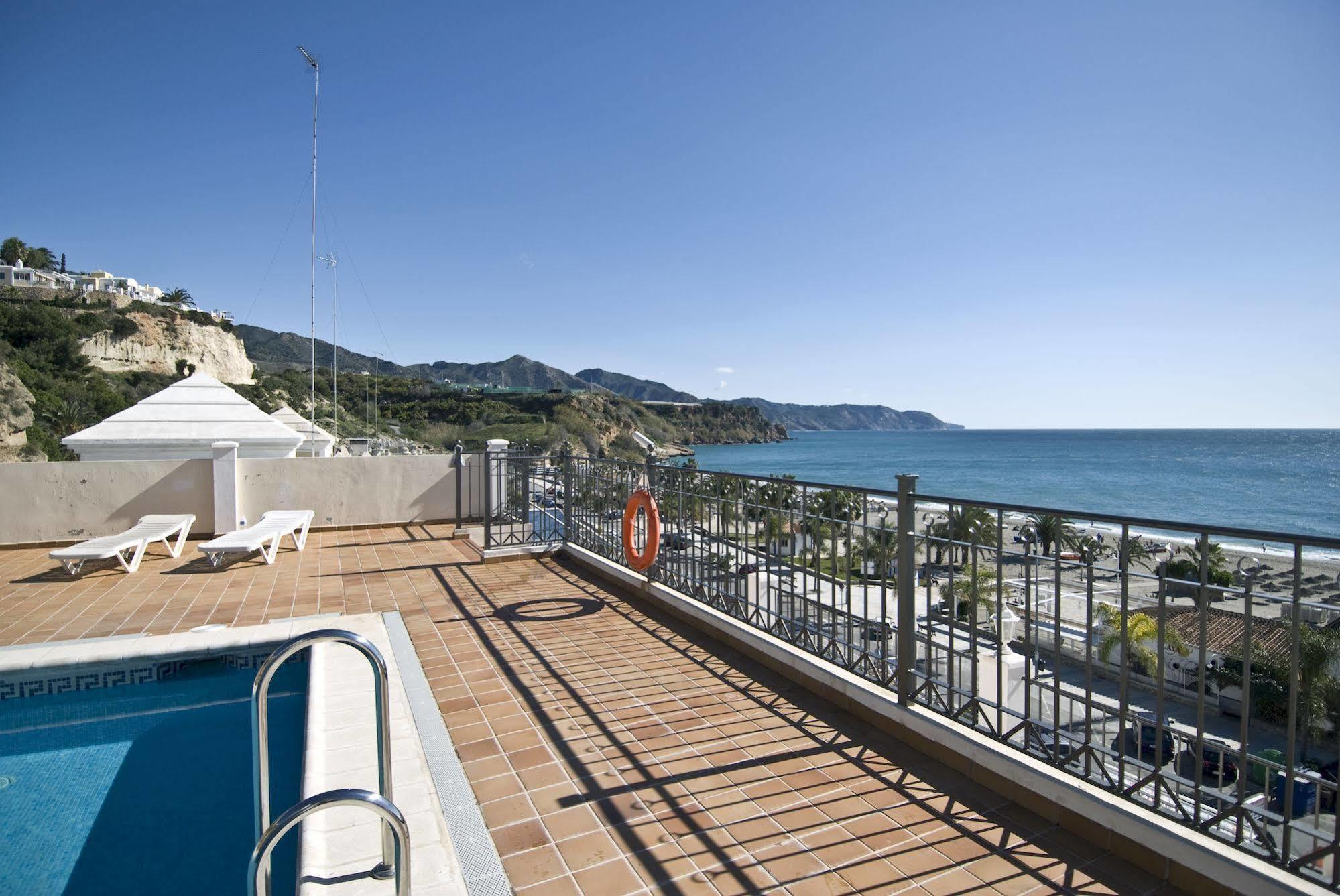 Apartamentos Hc Burriana Playa Nerja Luaran gambar