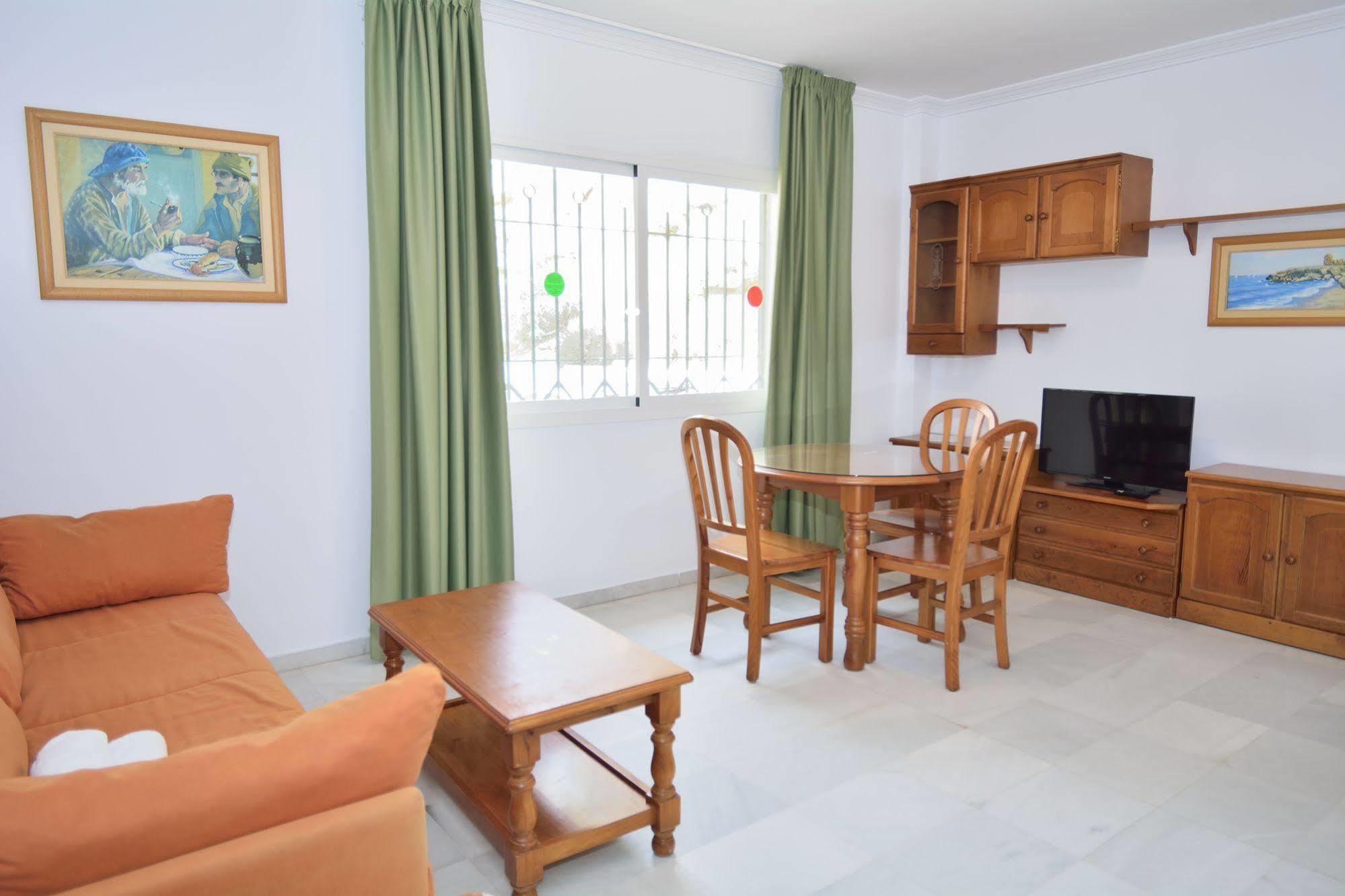Apartamentos Hc Burriana Playa Nerja Luaran gambar
