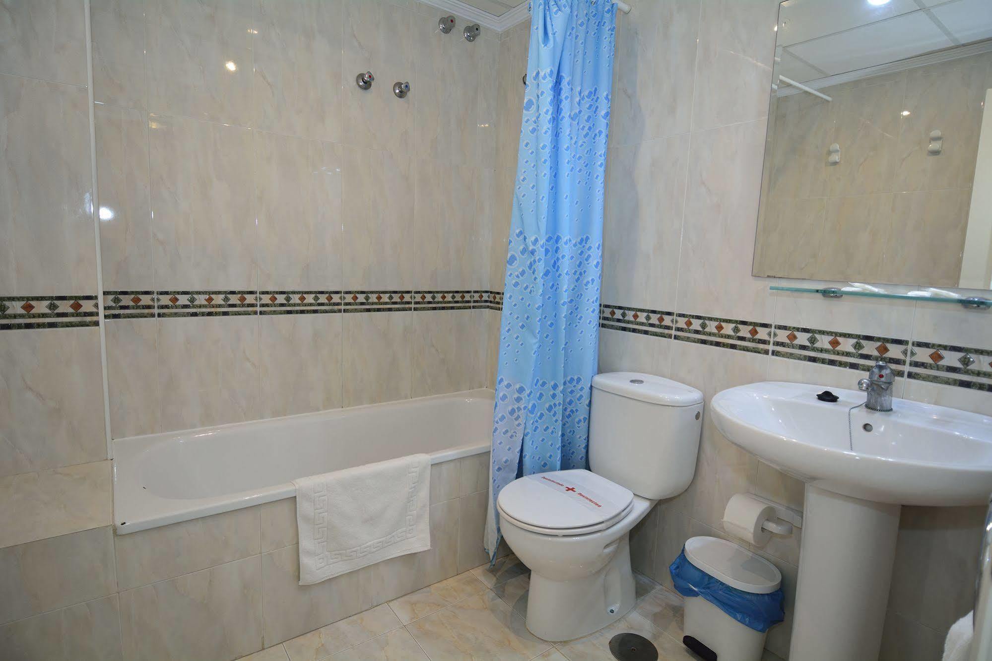 Apartamentos Hc Burriana Playa Nerja Luaran gambar
