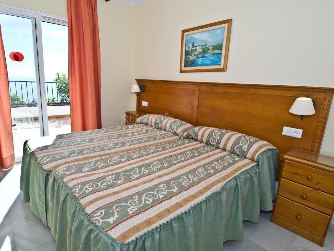 Apartamentos Hc Burriana Playa Nerja Luaran gambar